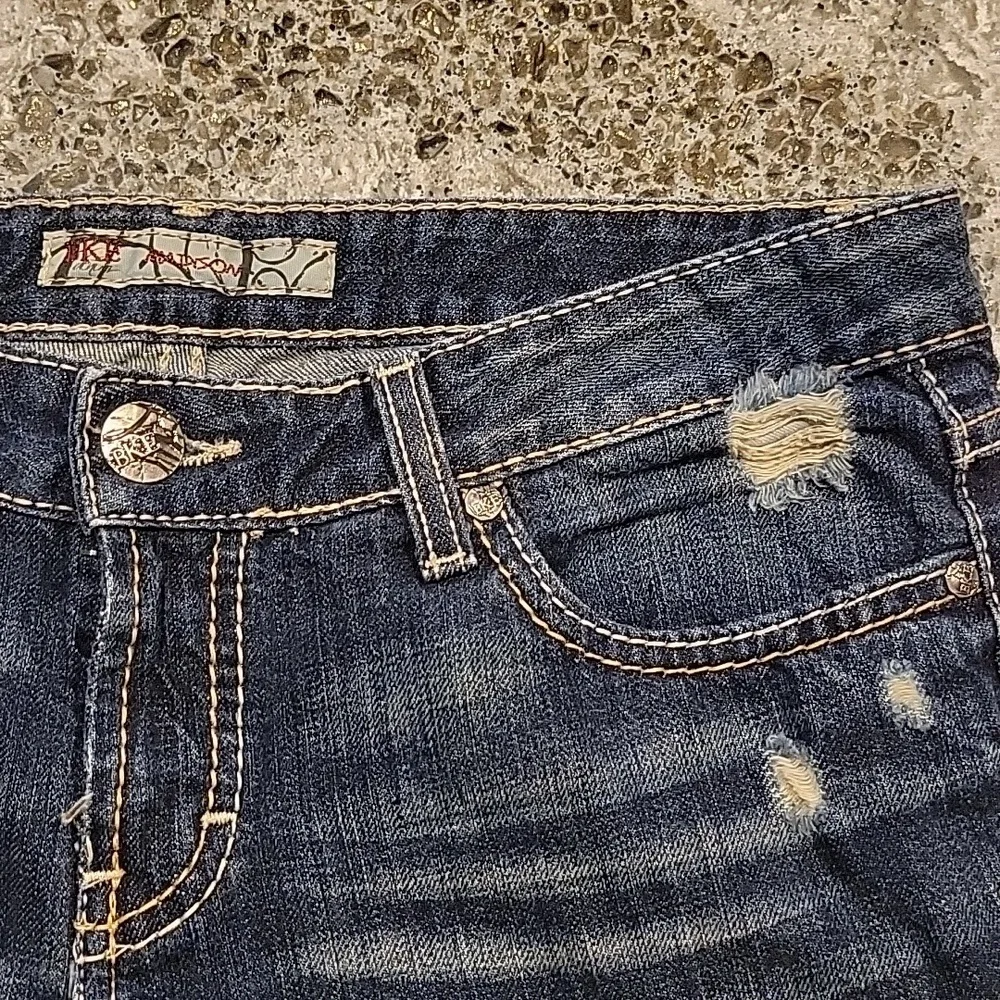 Bke Madison Distressed Bermuda shorts - Picture 6 of 9